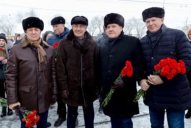 Слава защитникам Отечества!